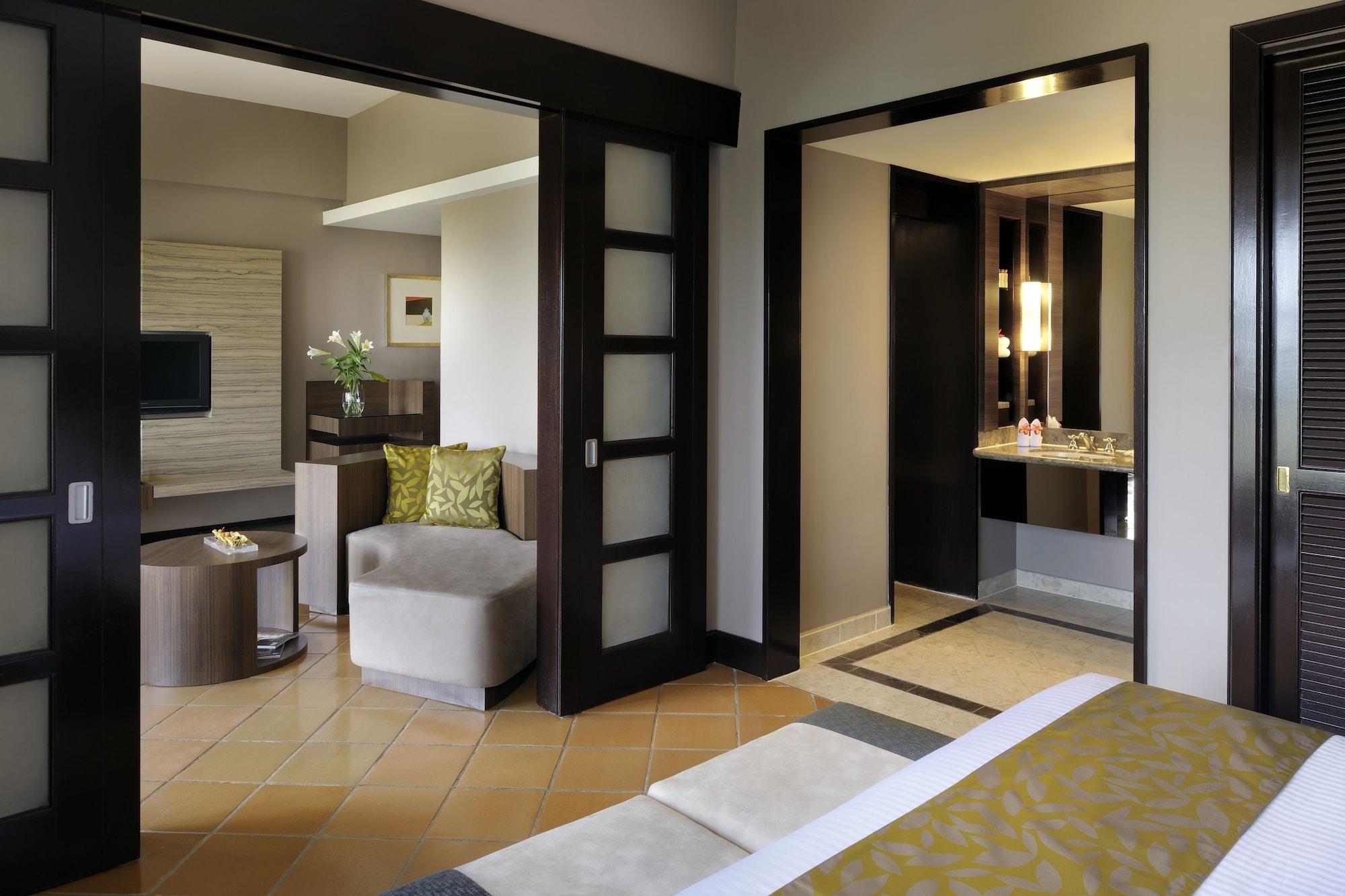 Thistle Port Dickson Resort Buitenkant foto Suite at the Taj Bengal