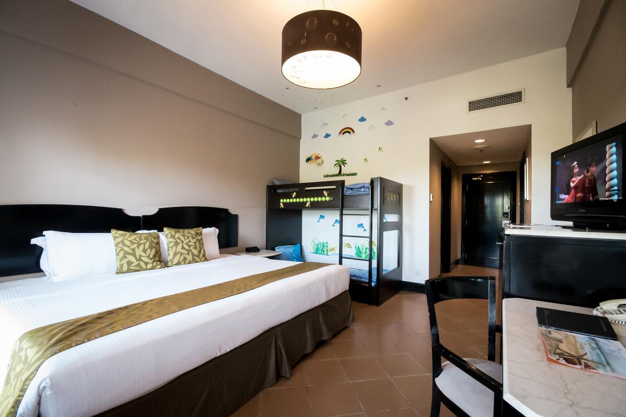 Thistle Port Dickson Resort Buitenkant foto Deluxe Room