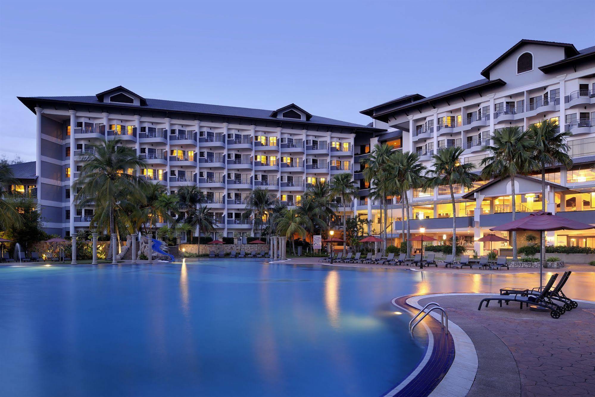 Thistle Port Dickson Resort Buitenkant foto The Royal