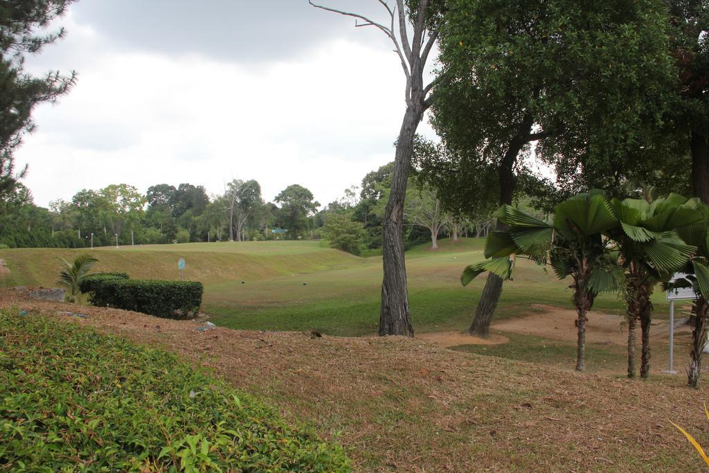 Thistle Port Dickson Resort Buitenkant foto The 18th hole at the 1999 U.S. Open