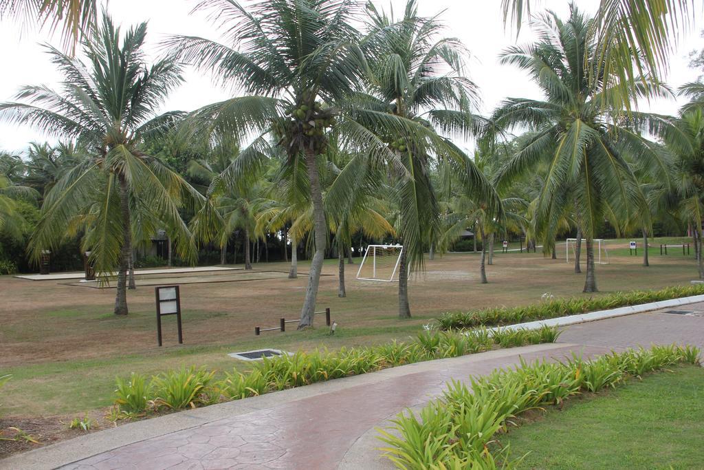 Thistle Port Dickson Resort Buitenkant foto The football field at the resort
