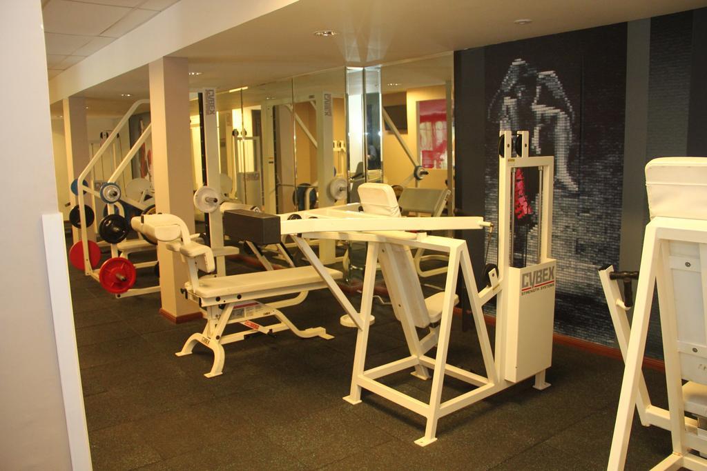 Thistle Port Dickson Resort Buitenkant foto A typical Virgin Active gym